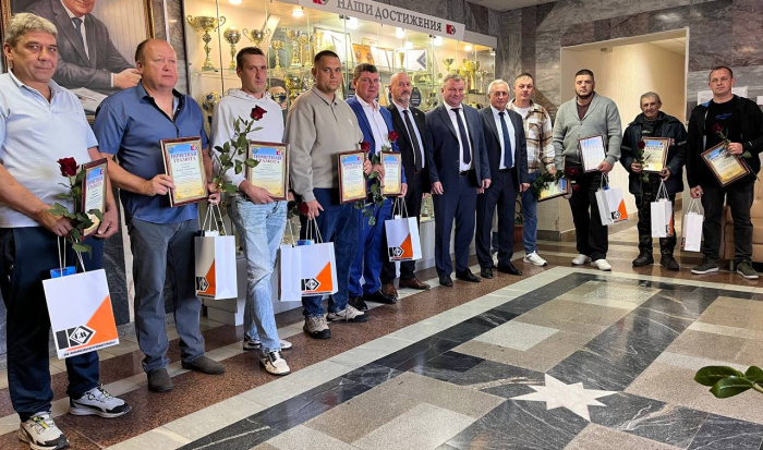 На ОАО "Красносельскстройматериалы" состоялось чествование   работников, принимавших участие в уборочной кампании 2025 года.