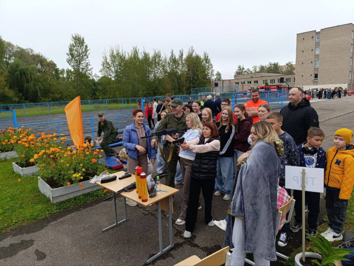 Семейный  День  Здоровья в средней школе г.п.Красносельский.